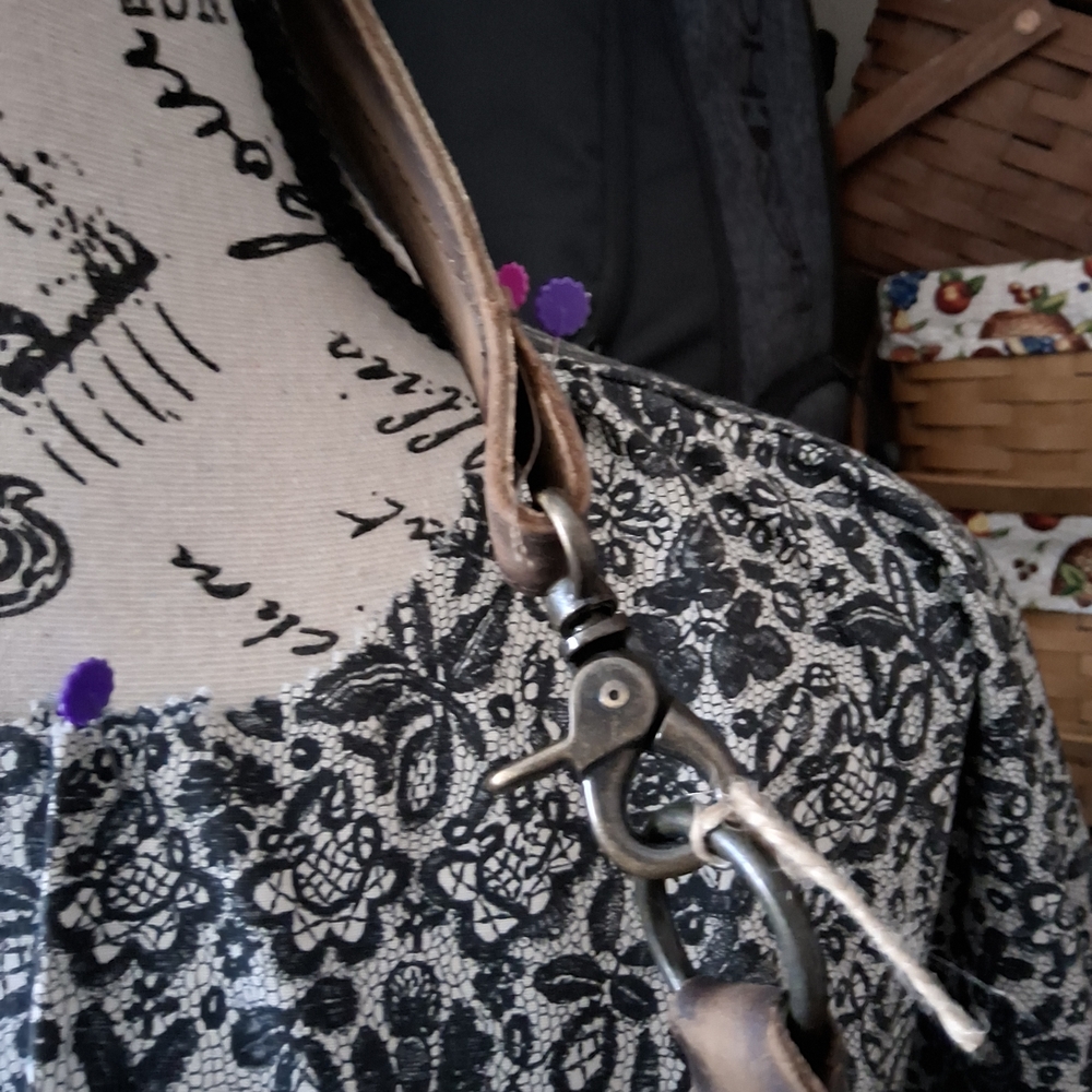 STS Ranchwear Cowhide Fringe Bag - Picture 3 of 6